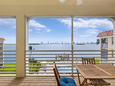 105 Paradise Harbour Boulevard #501