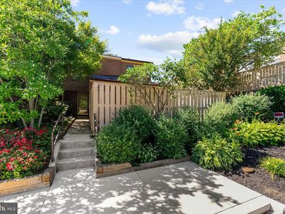 25 Tanner Ct #H