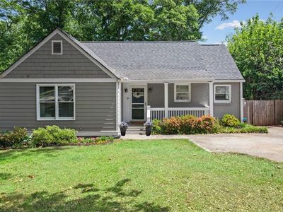 2010 Delphine Dr