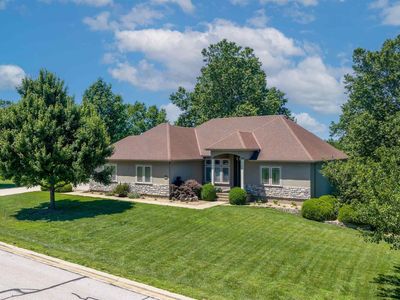 2250 W Country Club Dr