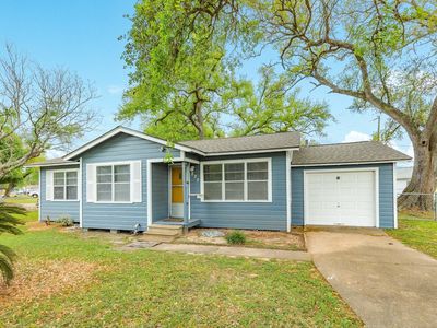 837 Pin Money St