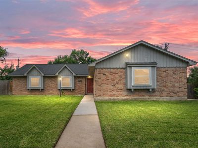 3435 Roseberry Dr