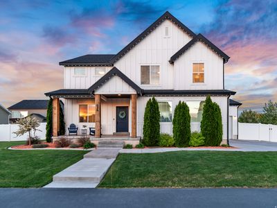 636 S School House Rd E #464