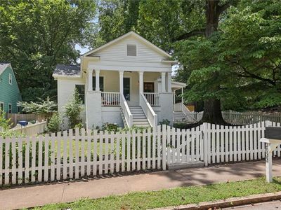2033 Ridgedale Rd NE