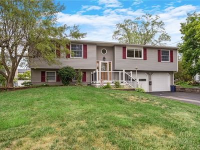 17 Lowell Rd