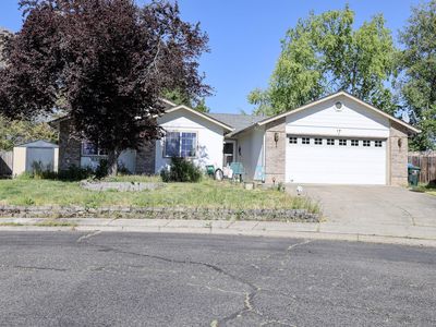 Property at 17 Blue Heron Ct, Eagle Pt, OR