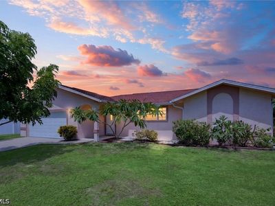 305 SE 27th Ter