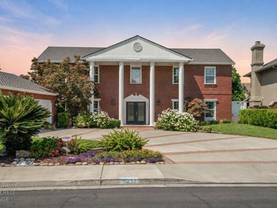 3817 Viader Dr