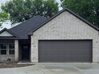 322 W Brownlee Ave