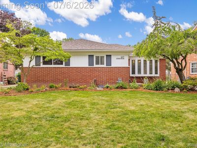 977 Roslyn Rd