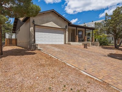 710 W Sherwood Dr