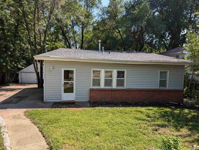 Property at 931 Claflin Rd, Manhattan, KS