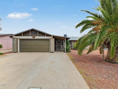 1040 S VINEYARD --