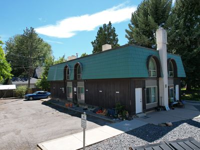 840 E 275 N