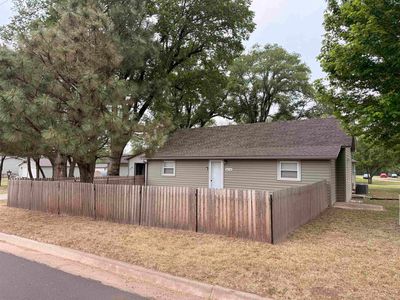 406 W Burns Ave