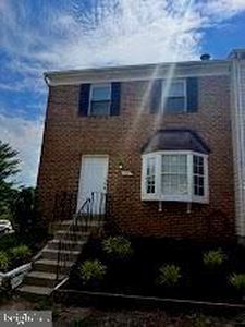 820 Holly Dr