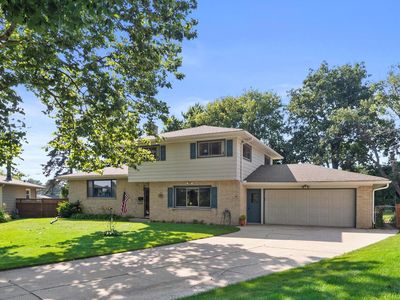 1504 Roosevelt AVENUE