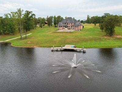 140 Lake Shore Ln