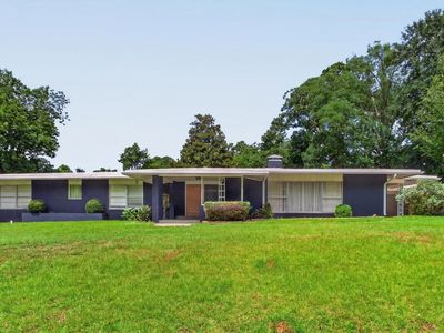 8 Rambling Rd