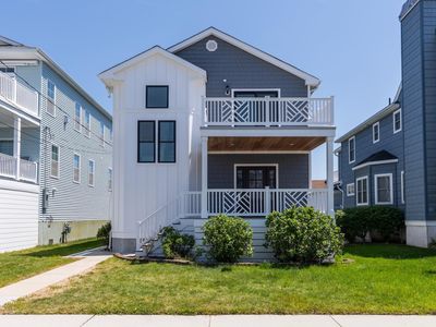1625 Bay Ave