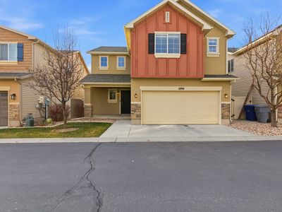 1090 W Stonehaven Dr