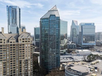 3338 Peachtree Rd NE APT 705