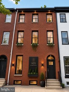 1425 W Fayette St