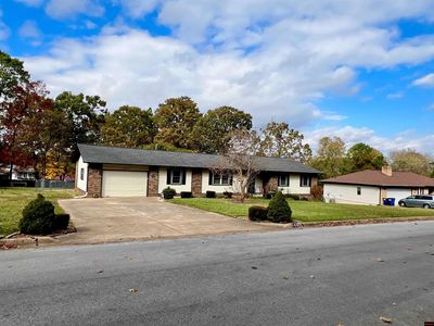 106 N Kingswood Dr
