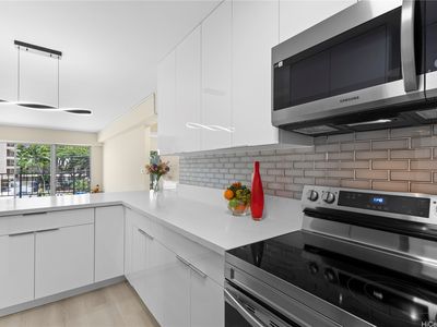 303 Liliuokalani Ave APT 304