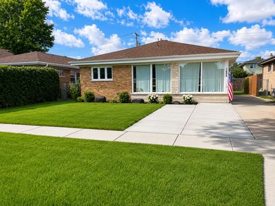 Property at 1604 Oakton St, Park Ridge, IL