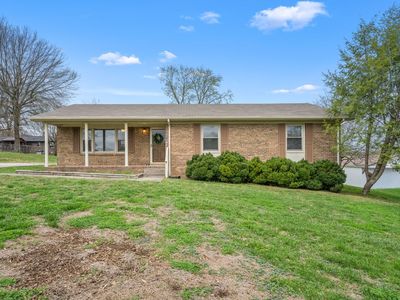 210 Lee Ave
