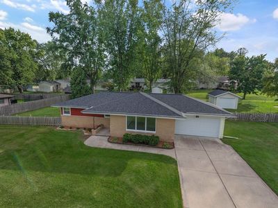 1607 Cormier Rd