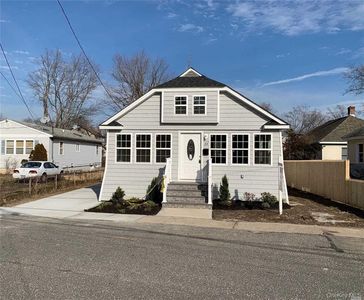 33 Center Avenue