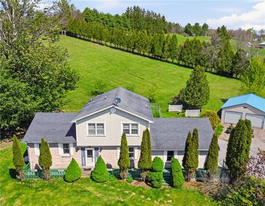 1144 Huckleberry Hwy