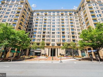 7710 Woodmont Ave APT 204