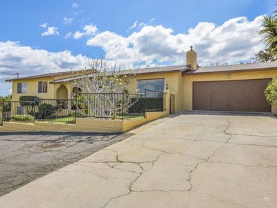 1111 E 5th Ave E