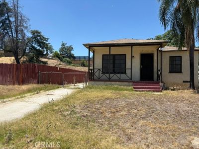 882 S K St