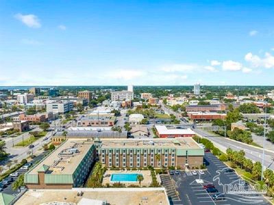 224 E Garden St APT 402
