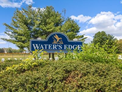 27 Country Lake Dr