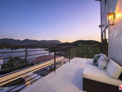 290 Lake Sherwood Dr