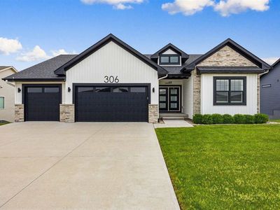306 Dogwood Ln