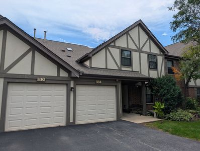 332 Essex Ct #4