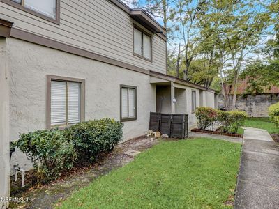 8300 PLAZA GATE Lane #1071