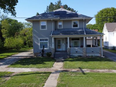 215 W Jones St