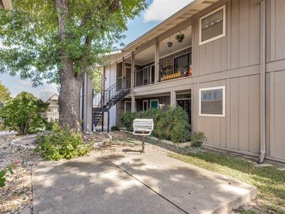 8621 Putnam Dr APT A