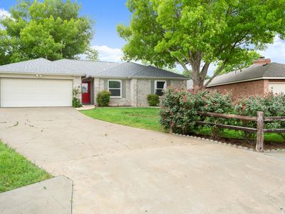 2113 Rosemary Ln