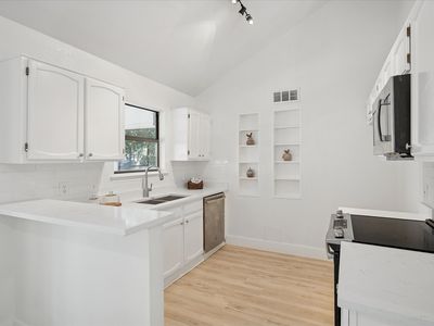 1020 W Hills Ter