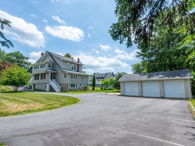 81 Lane Avenue