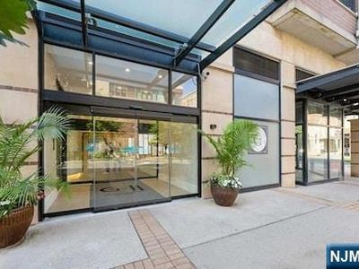 20 Avenue At Port Imperial APT 212