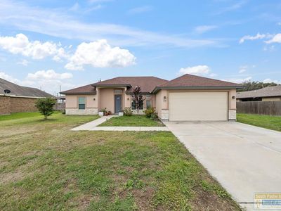 215 Palm Blvd